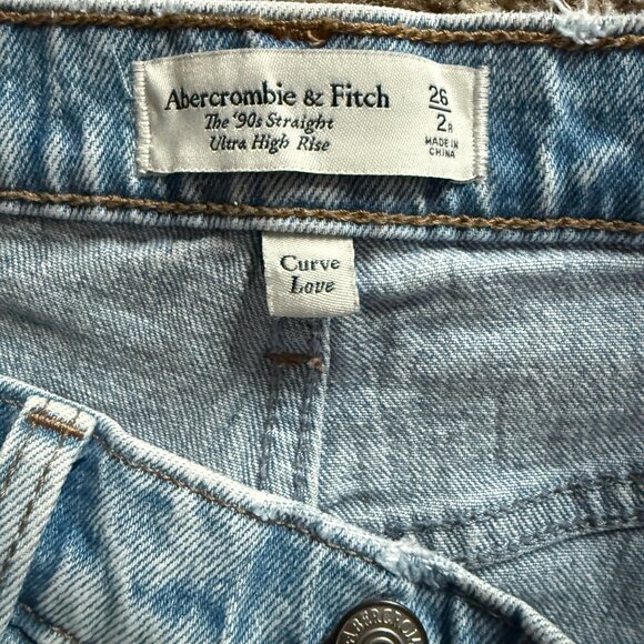 Abercrombie Curve Love Ultra High Rise 90s Straight Jean Light Wash Size 26 - Picture 8 of 8